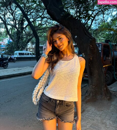 ishitasgj top actress pics