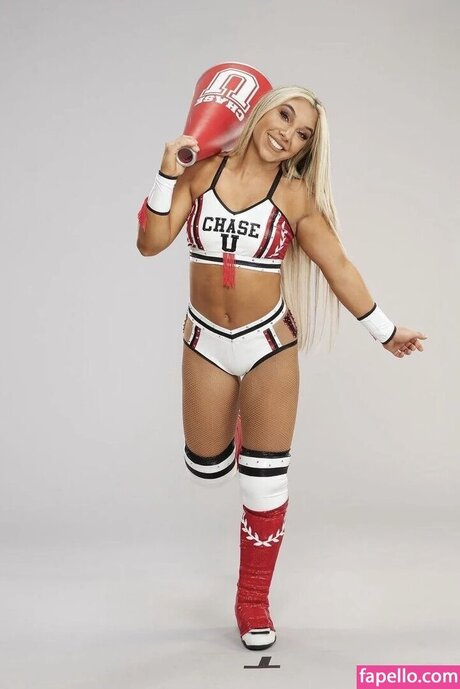 Thea Hail beautiful actress img