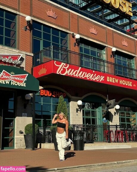 Thea Hail porn star pics