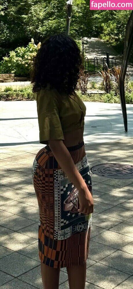 shelbischauble model pretty pic