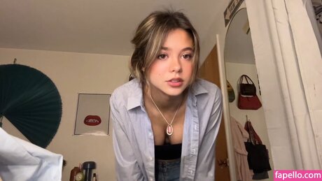 Skylar Martin pretty model image