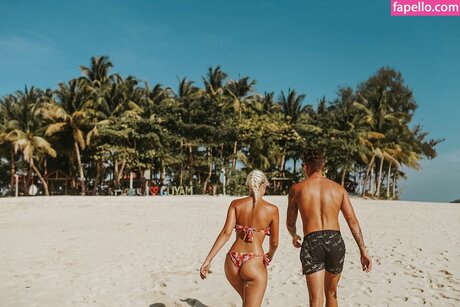 dabbleandtravel xxx model picture