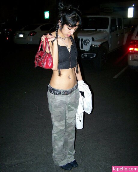 Aislinn Ritchie nice star photo