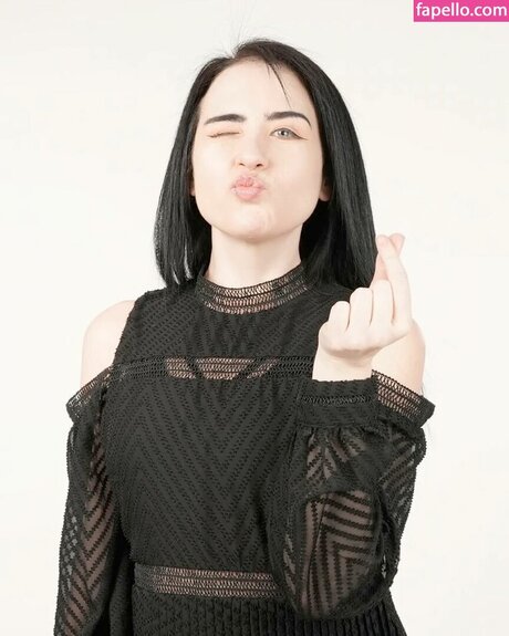 Amy Roberts model sex photos