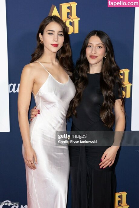 Caylee Cowan model top picture