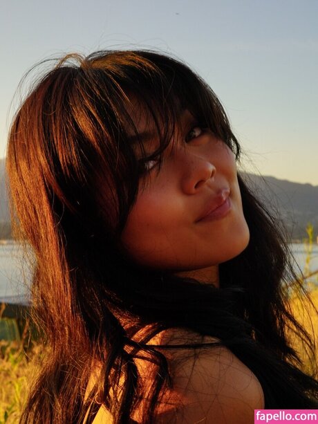 Momona Tamada star naked images