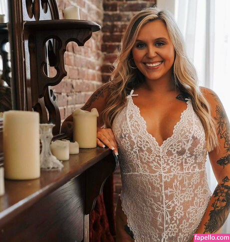 breanaaa95 pornographic actress img