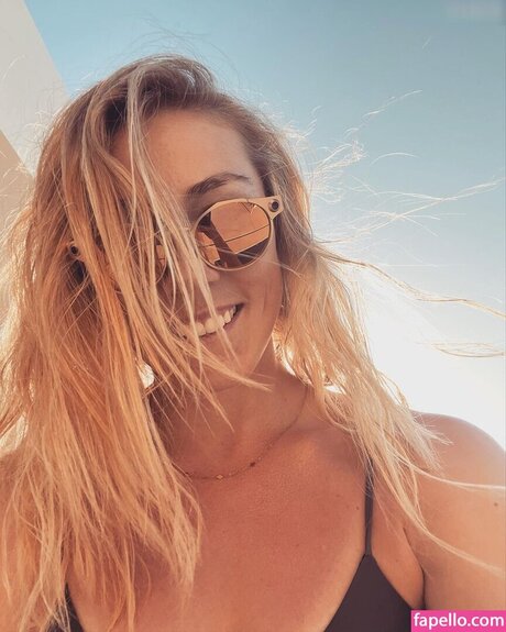 Mikaela Shiffrin star pretty img