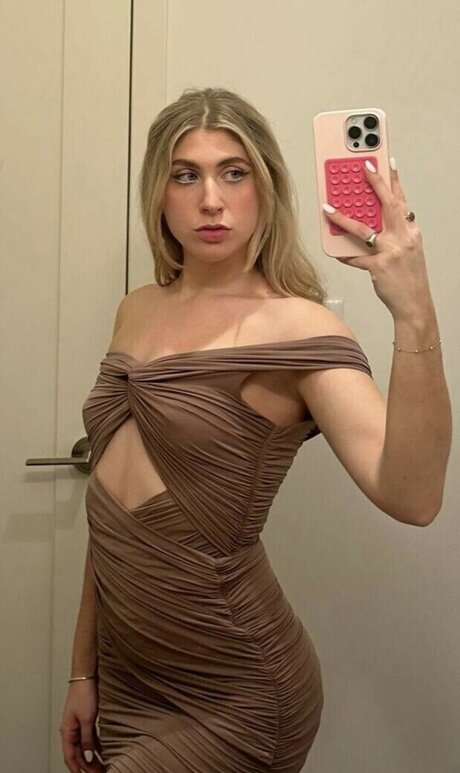 Sabrina Brier model perfect pic