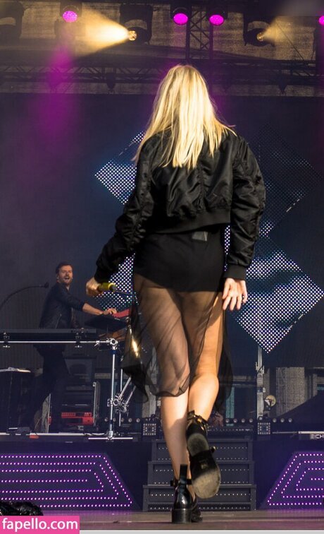 Carolin Niemczyk pornstar sex photo