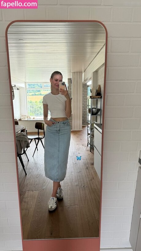 pregnant teacher onlyfans hot pic