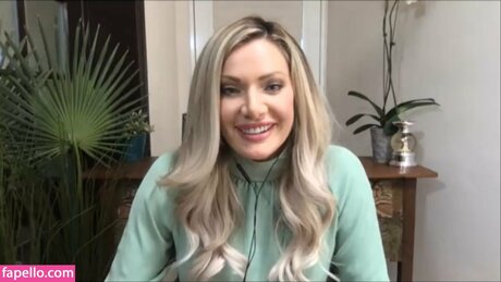 Janelle Pierzina art actress photos