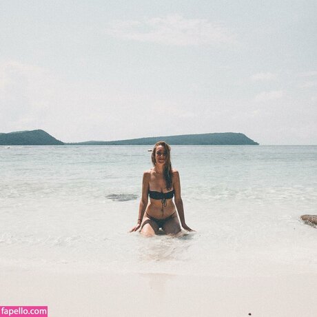 Chesca Ben model hot gallery