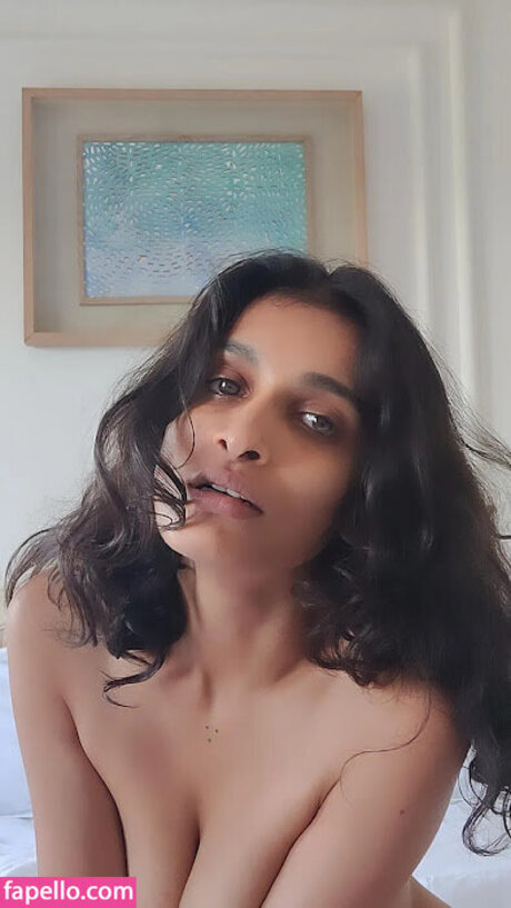 Jikki Nair star nude photos