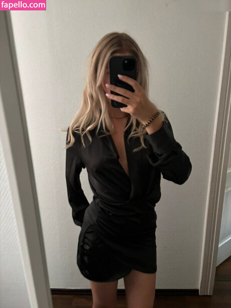 sweet pussy onlyfans adult photo