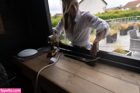 Hands On Katie model naked photo