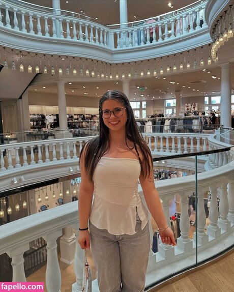 Lilousecret pornographic model pics