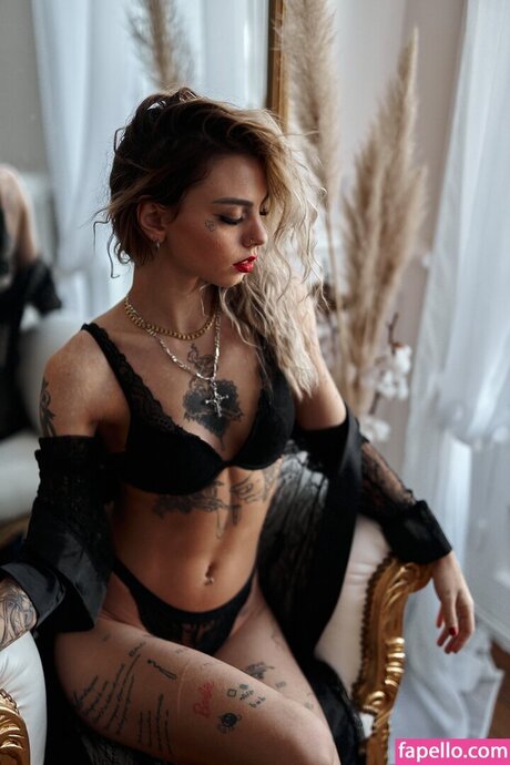 bezcka_ model pornographic pics