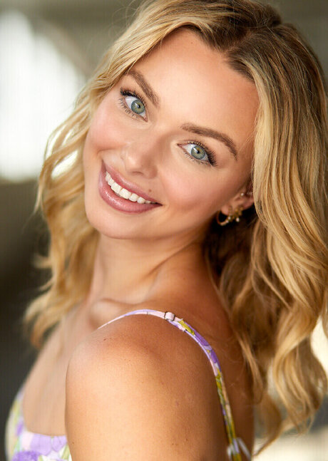 Bella Chadwick model free photo