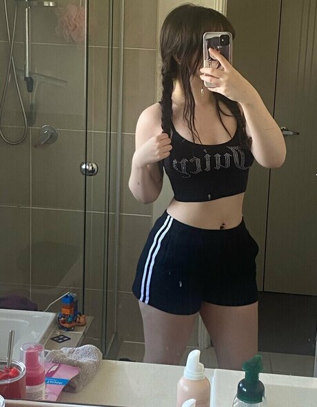 _tinynoob model naked picture