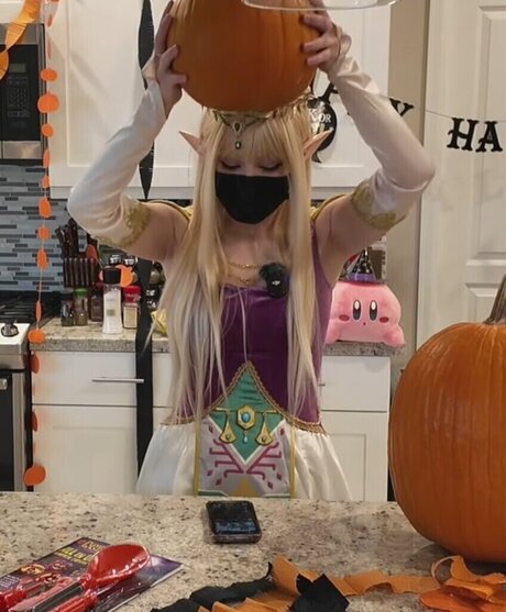 Harriet Barnes beautiful star photo