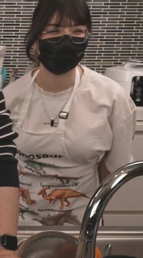 Harriet Barnes naked actress pics