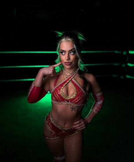 Sirena Linton sexy model picture