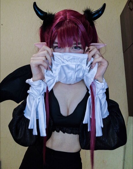 nancosprini model top photo