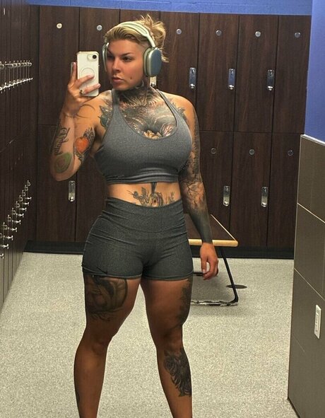 Jessica Wile star erotic pic