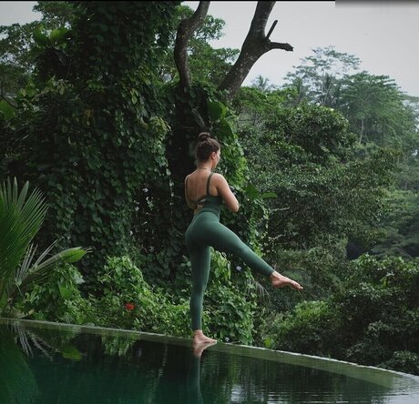 Vildan Cirpan hot actress img