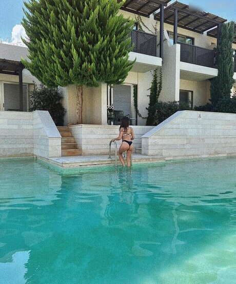 Vildan Cirpan erotic actress photos