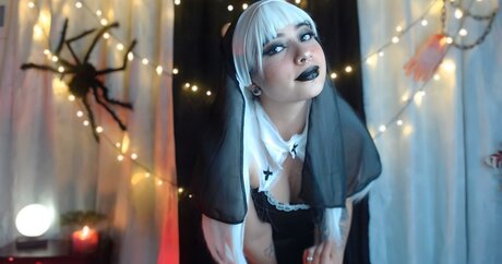 Kemmadaki naked actress galleries