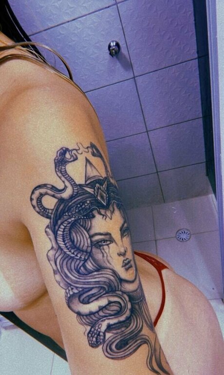 Pamela Sara pornographic model pic