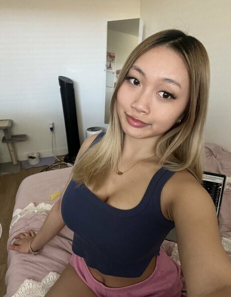 Daisee Hue art pornstar picture