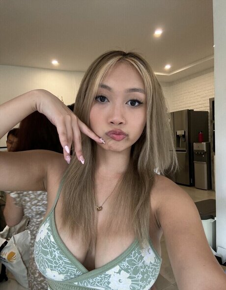 Daisee Hue model free picture