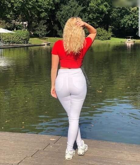 thick milf onlyfans art porn image