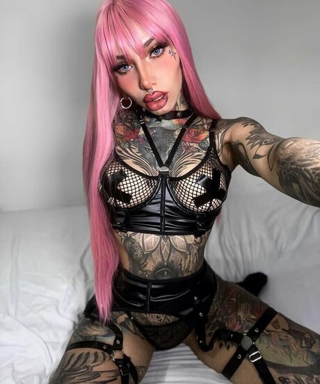 Divinajuventu model hd pics