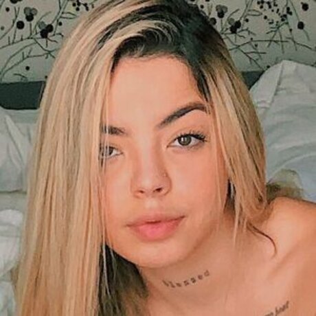 agathaacrr beautiful model picture