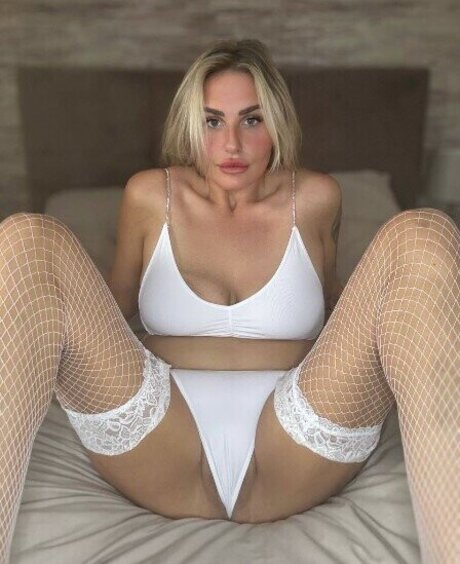 toxiccuteblonde25 high quality pornstar images