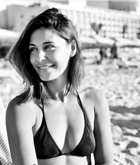 Funda Vanroy hot pornstar pics