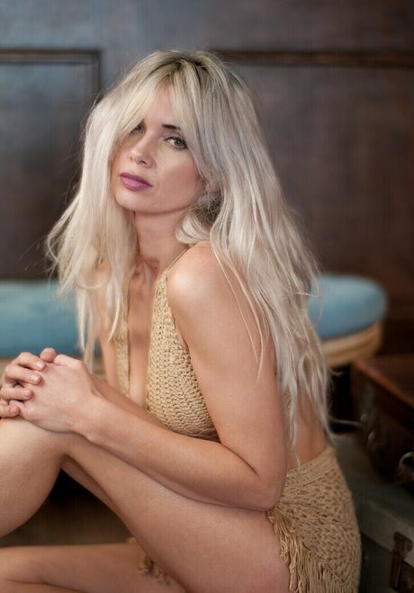 Louisa Marie Quick model image