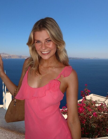 Maria Comstock model perfect images