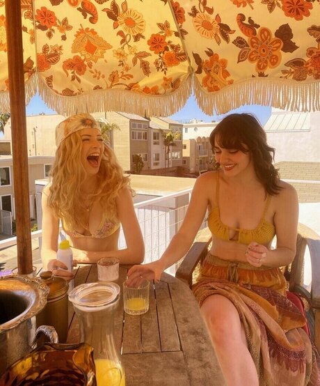 Sydtrip pornographic model pictures