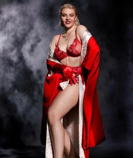 Rebecca Lucy Taylor top model images