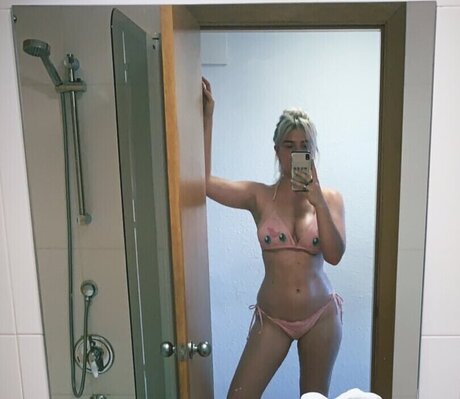 perfect onlyfans erotic pic