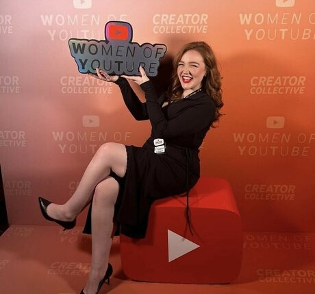 Eleanor Neale pretty star gallery