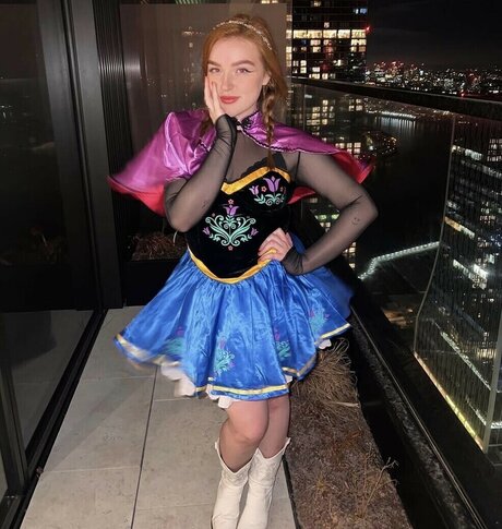 Eleanor Neale nude pornstar gallery