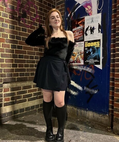 Eleanor Neale erotic pornstar archive