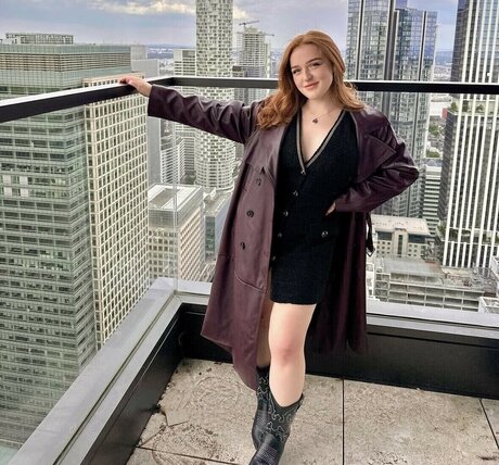 Eleanor Neale perfect model pic