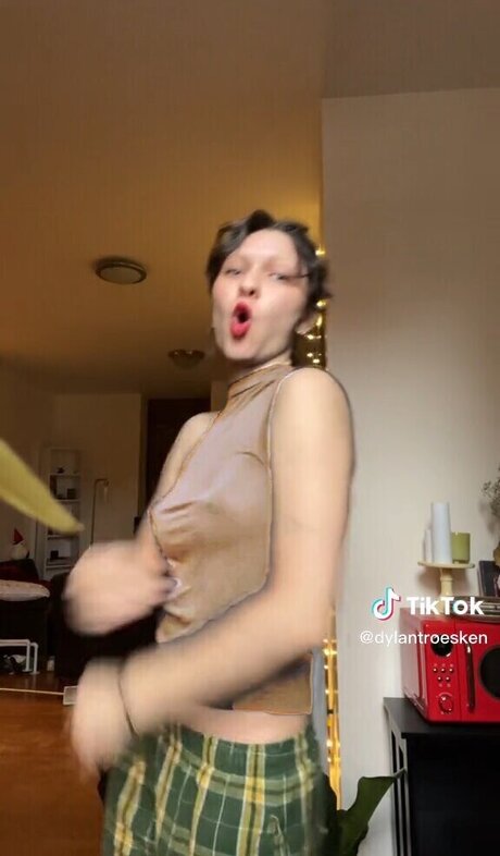 Dylan Troesken free star pics